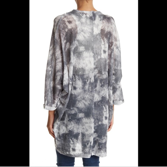 VINCE CAMUTO Tie-Dye 3/4 Sleeve Open Knit Cocoon Cardigan in black/white - Picture 5 of 5
